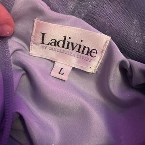 Ladivine by Cinderella divine short dark blue strapless grad dress size large